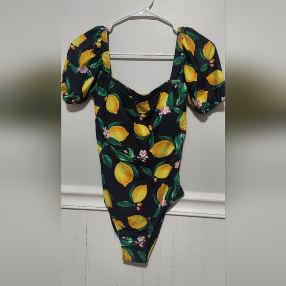 Marina West lemon drop m9dest Swimsuit size small - Picture 4 of 8